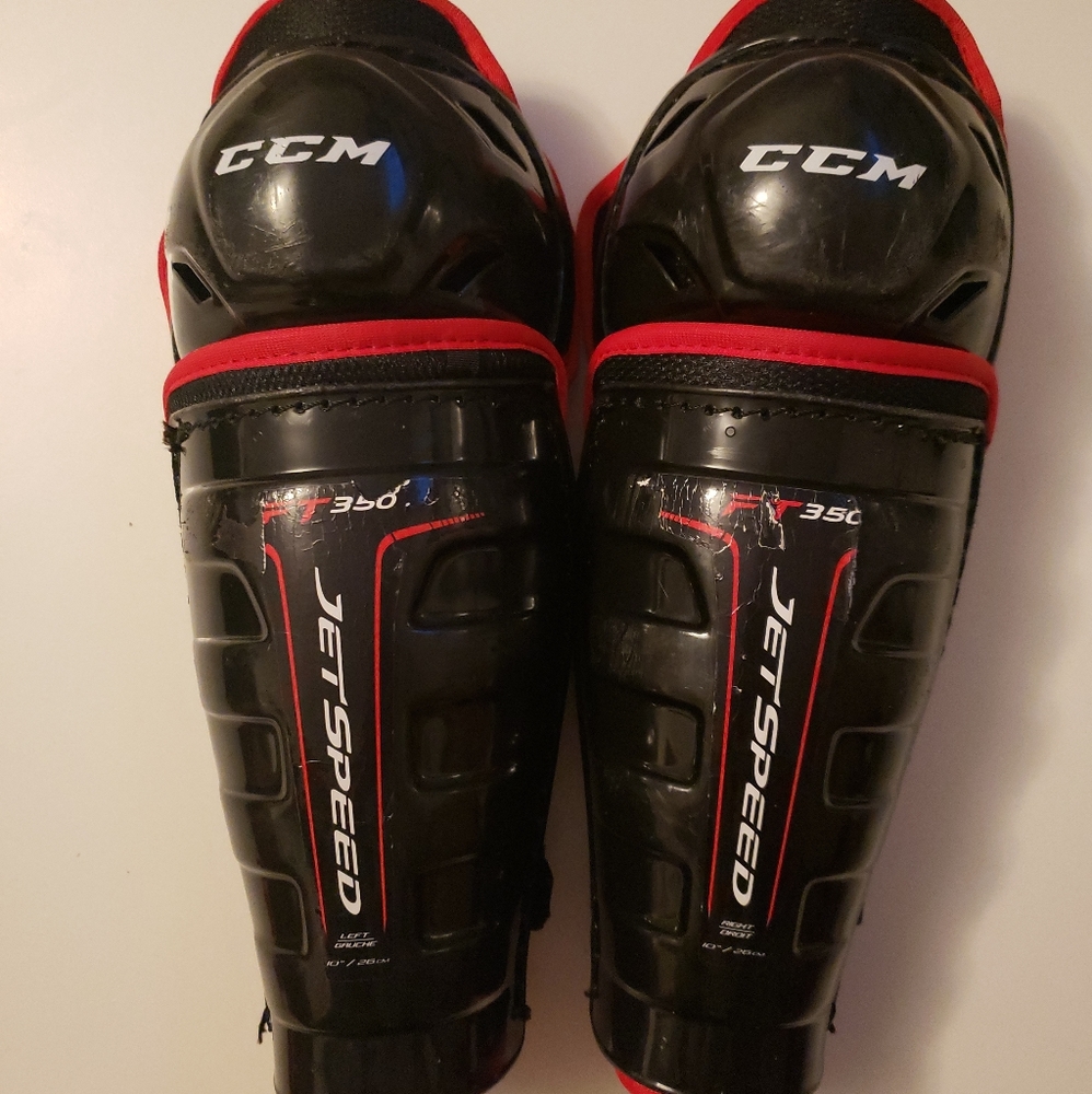 Used Mint CCM JETSPEED FT350 JUNIOR HOCKEY SHIN GU